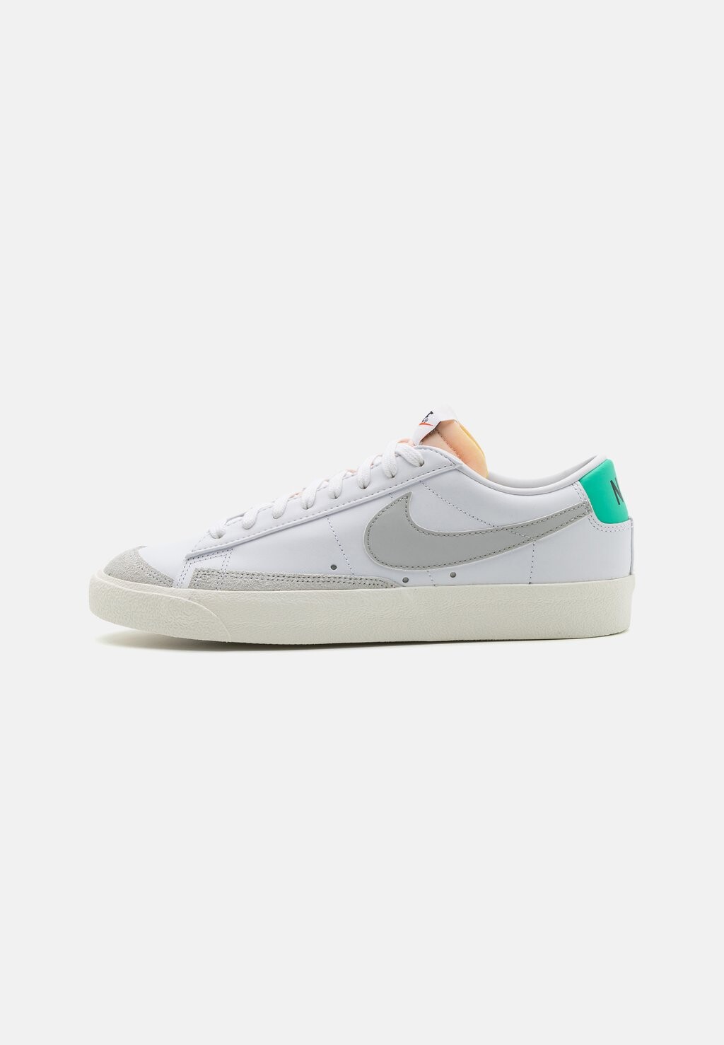 

Кроссовки Nike