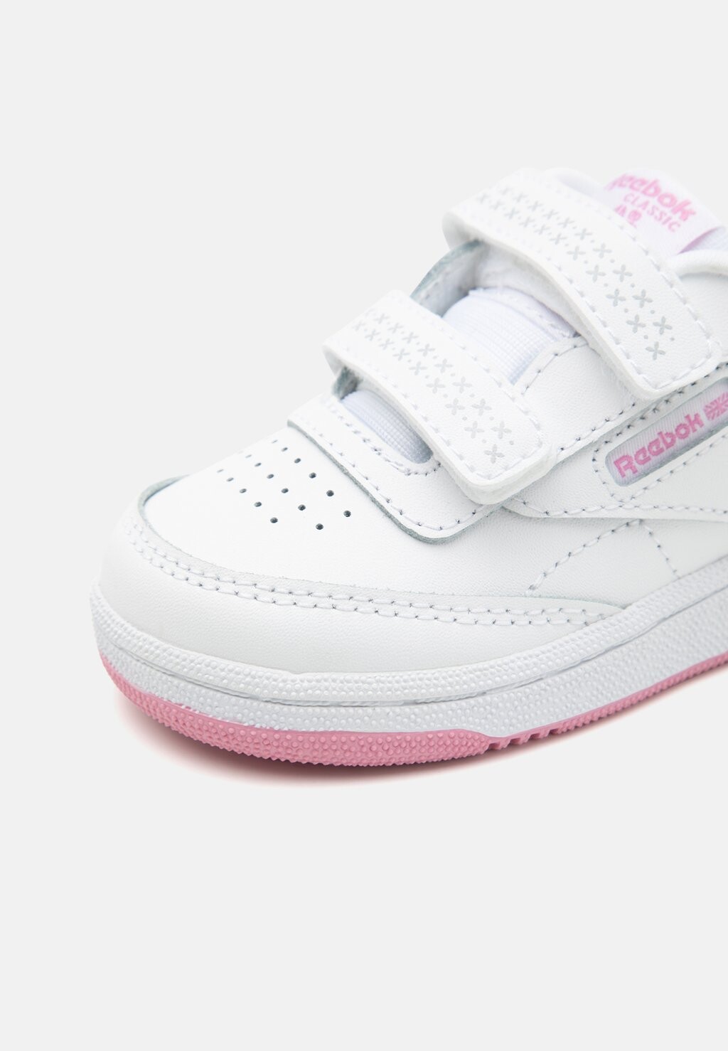 

Кроссовки на шнуровке CLUB 2V 2.0 UNISEX Reebok Classic, белый