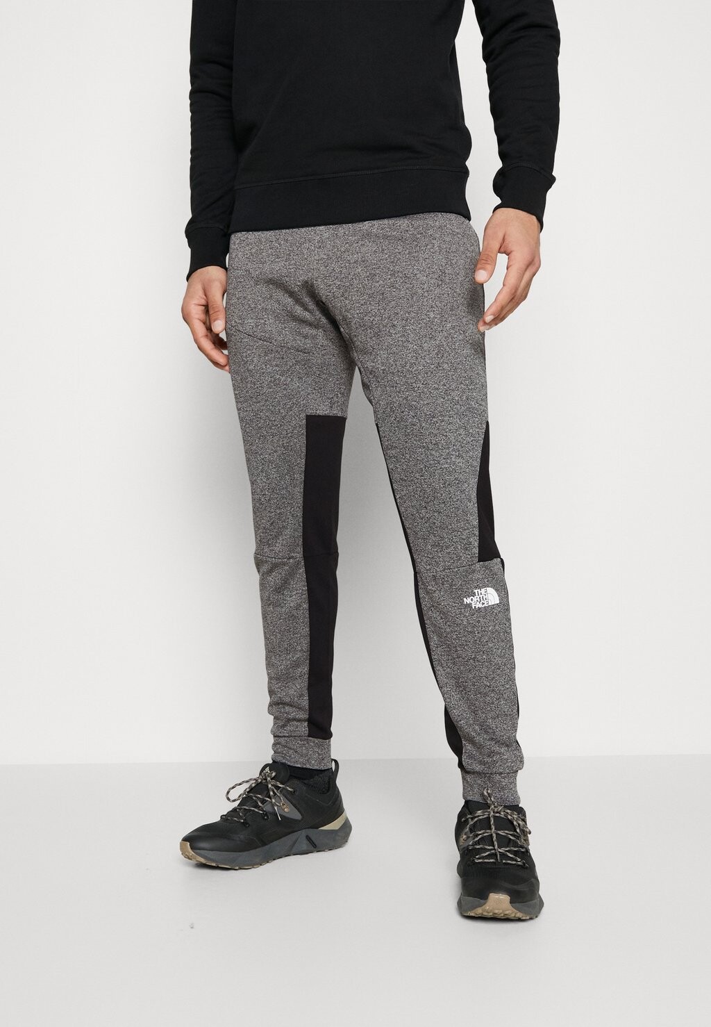 

Спортивные брюки The North Face