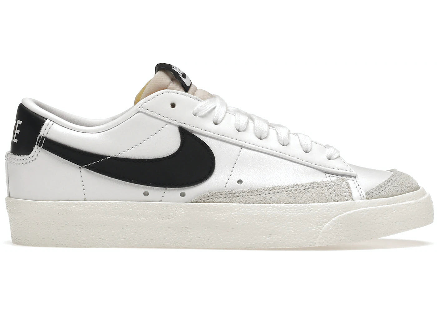 

Кроссовки женские Nike Blazer Low 77, черный / белый