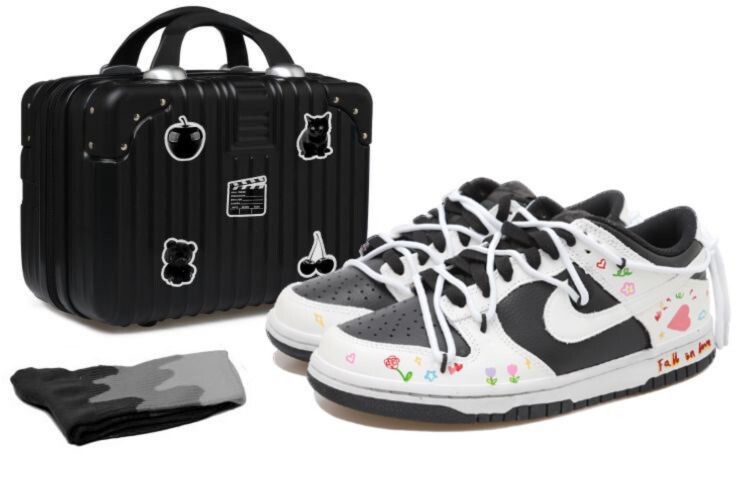 

Кроссовки для скейтбординга Dunk женские с низким верхом, черные/белые Nike