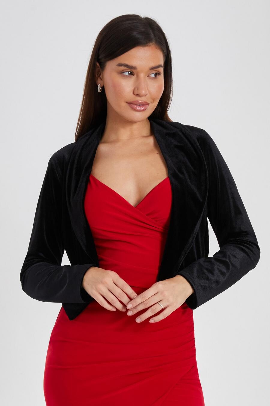 

Укороченная куртка из черного бархата QUIZ Clothing