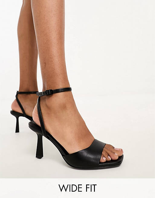 

Черные босоножки на каблуке Stradivarius Wide Fit