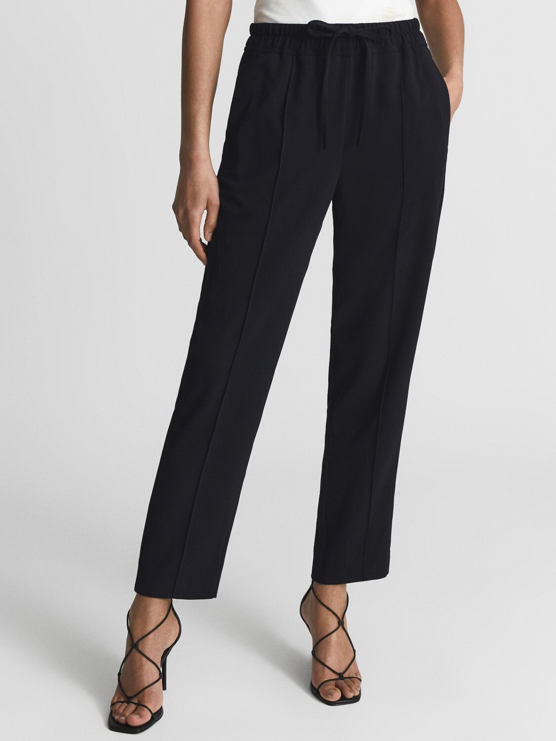 

Укороченные брюки Petite Hailey Reiss, черный