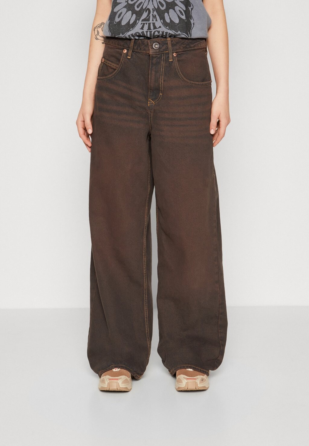 

Джинсы свободного кроя JAYA BDG Urban Outfitters, цвет brown