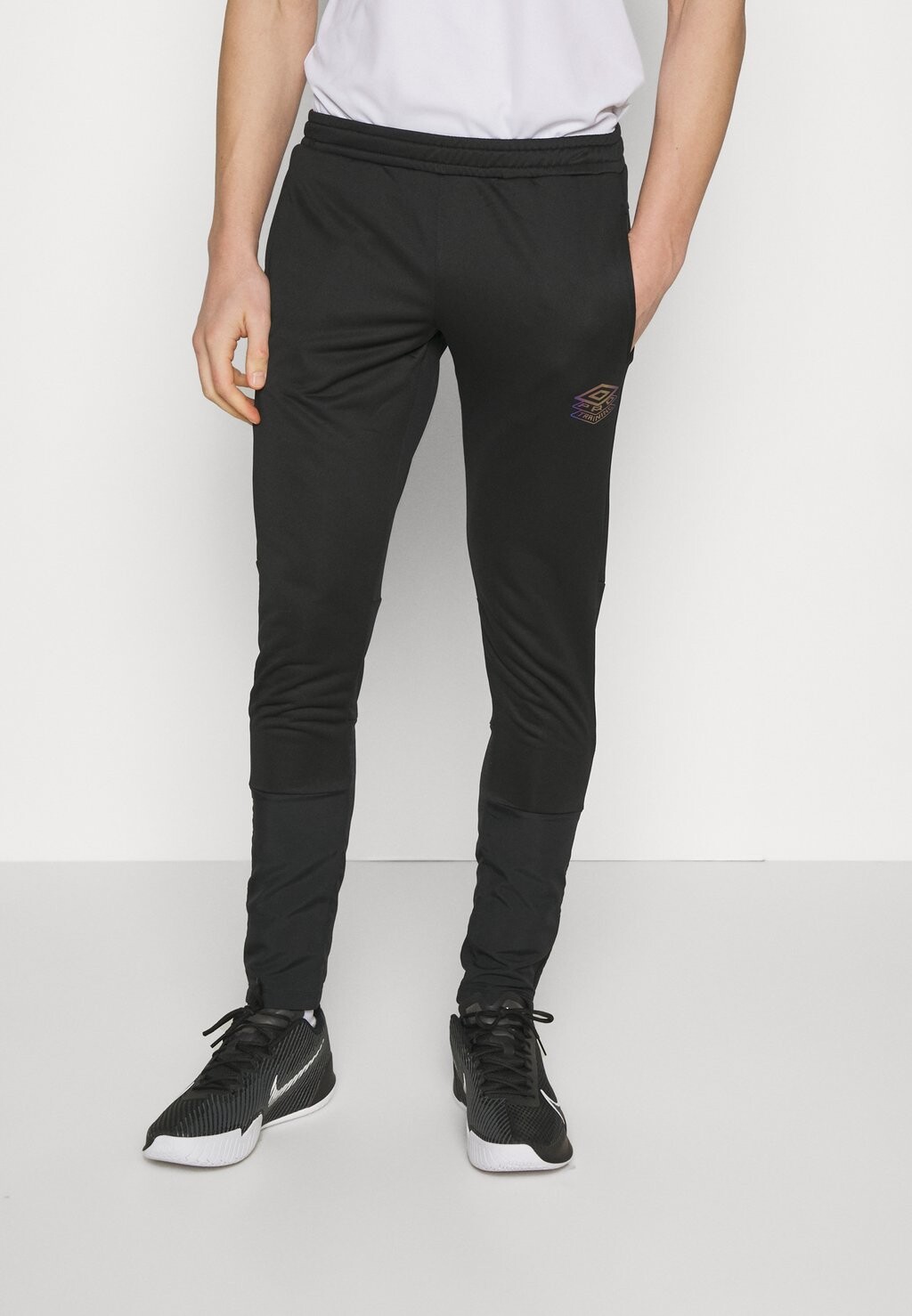 

Тренировочные брюки Umbro