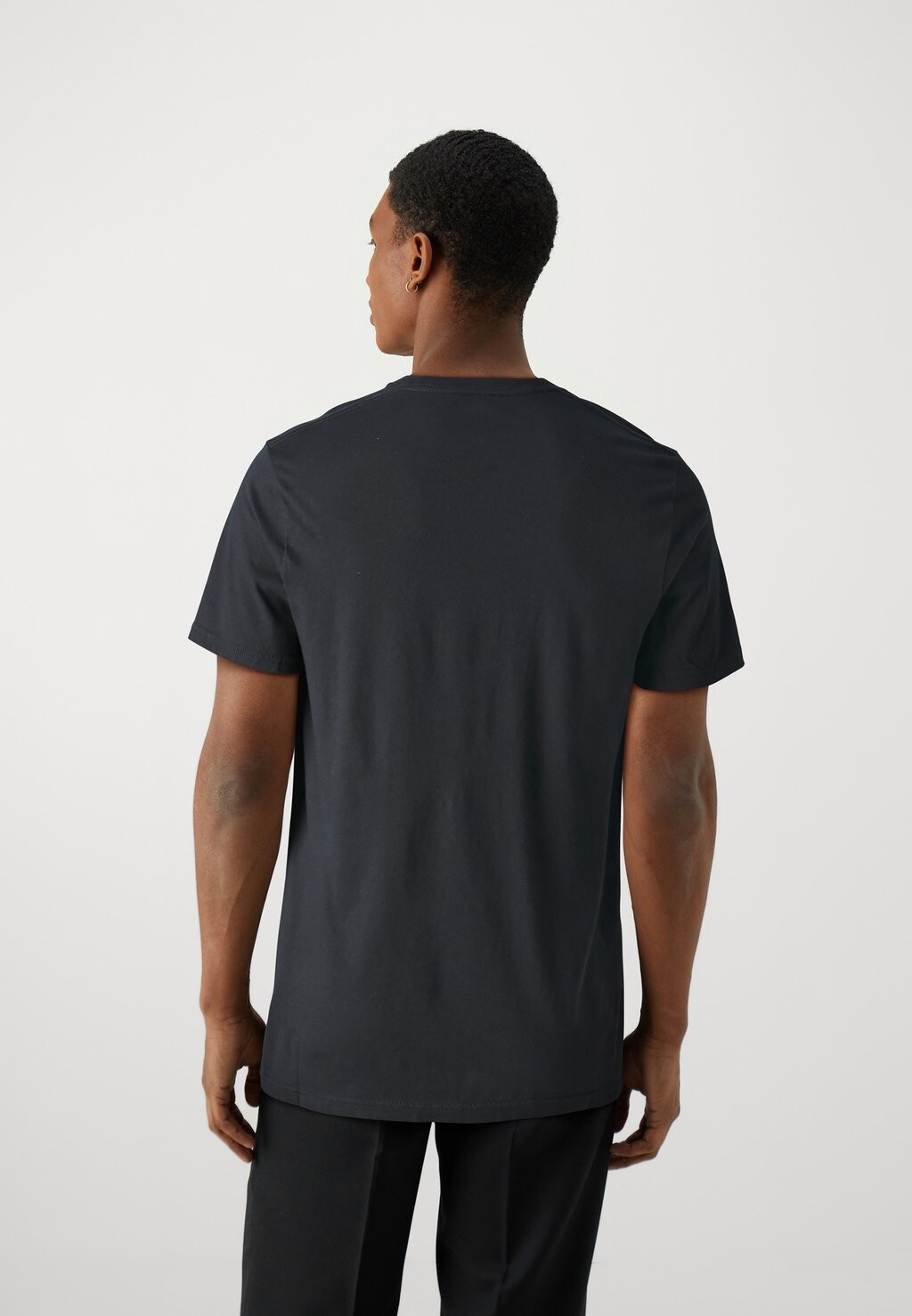 

Футболка базовая Crew Solid Core Hollister Co., черный