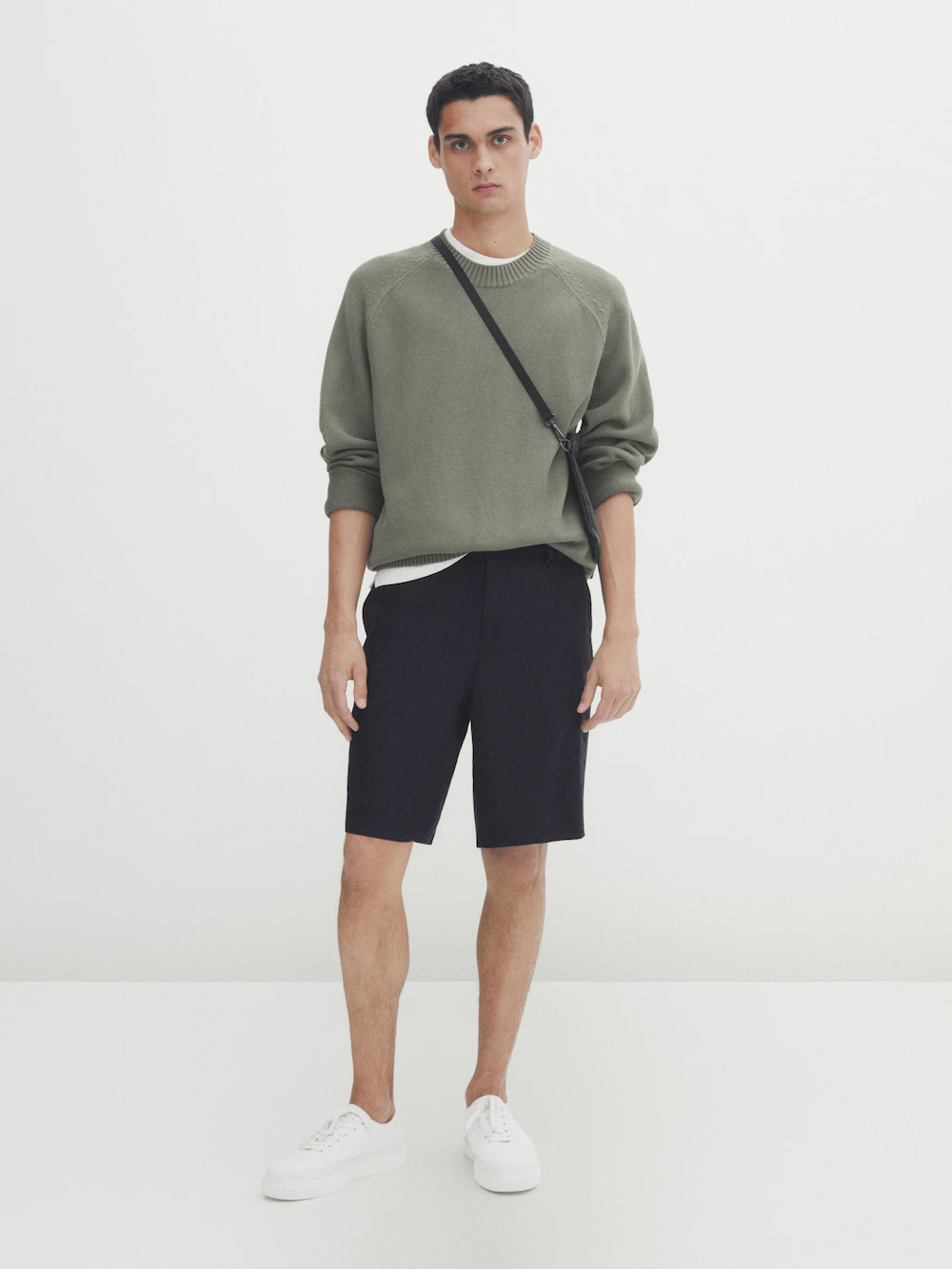 

Шорты бермуды из 100% льна Massimo Dutti, синий
