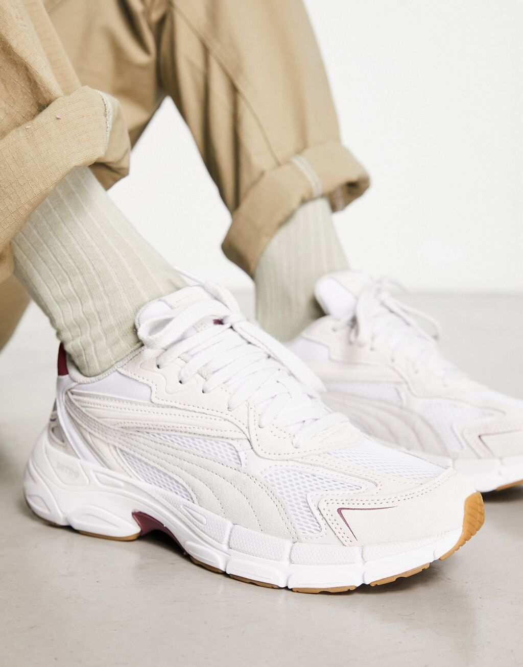

Бело-серые кроссовки Puma Teveris Nitro, Серый