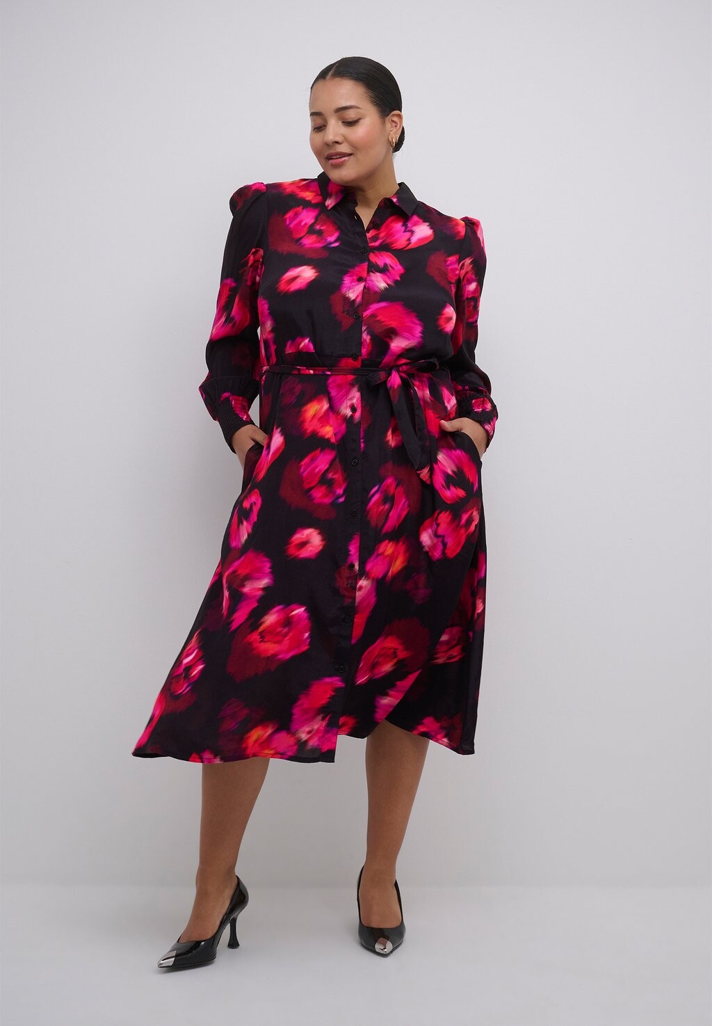 

Платье Camisero Kaffe Curve KCLOUISE OLINE, цвет sun dried flower print