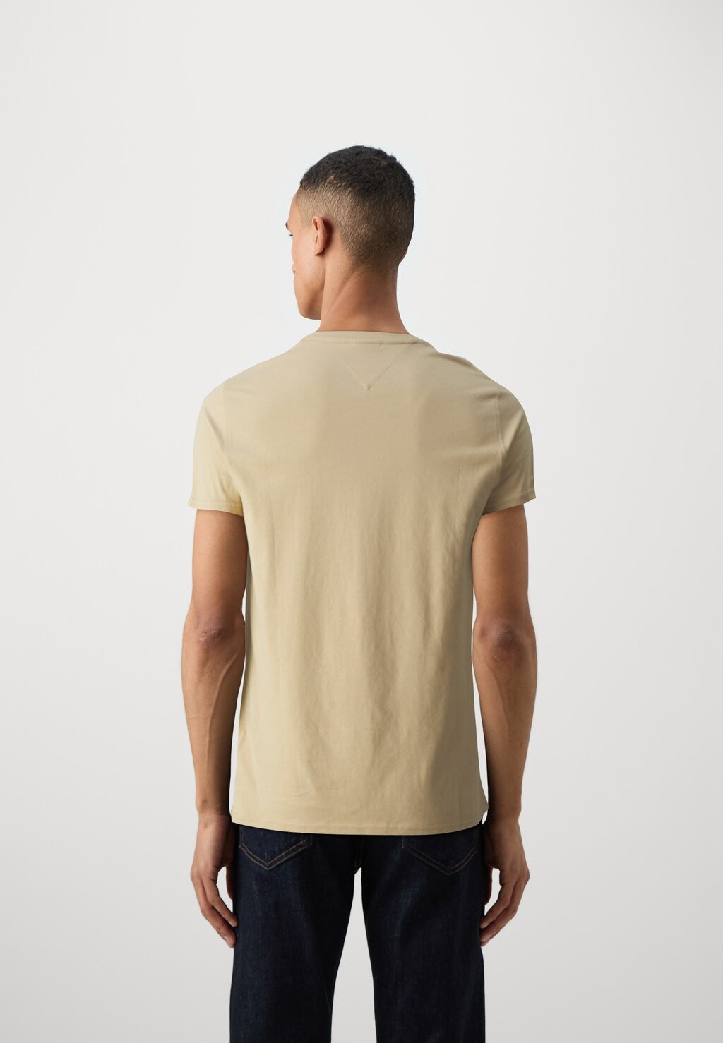 

Базовая футболка Original Tee Tommy Hilfiger, нежное золото