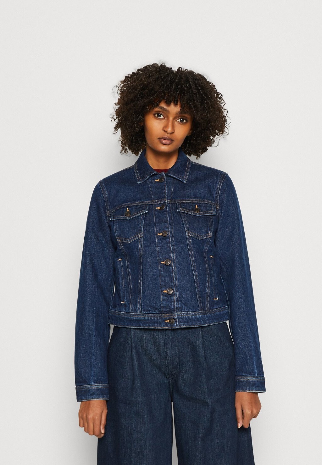 

Джинсовая куртка Esprit КУРТКА TRUCKER, цвет surrey dark blue