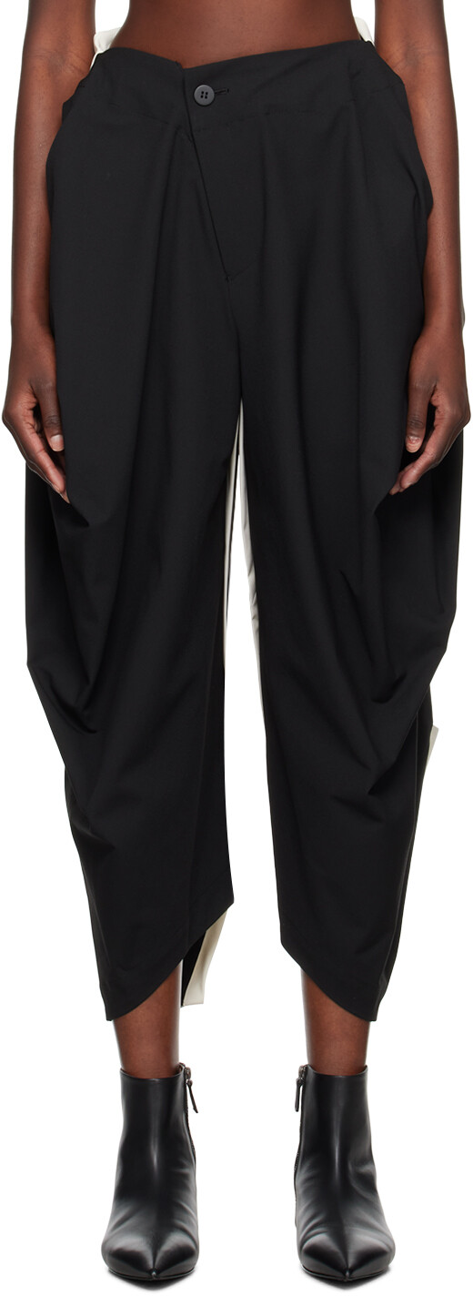 

Черные брюки собранного цвета ISSEY MIYAKE, Черный