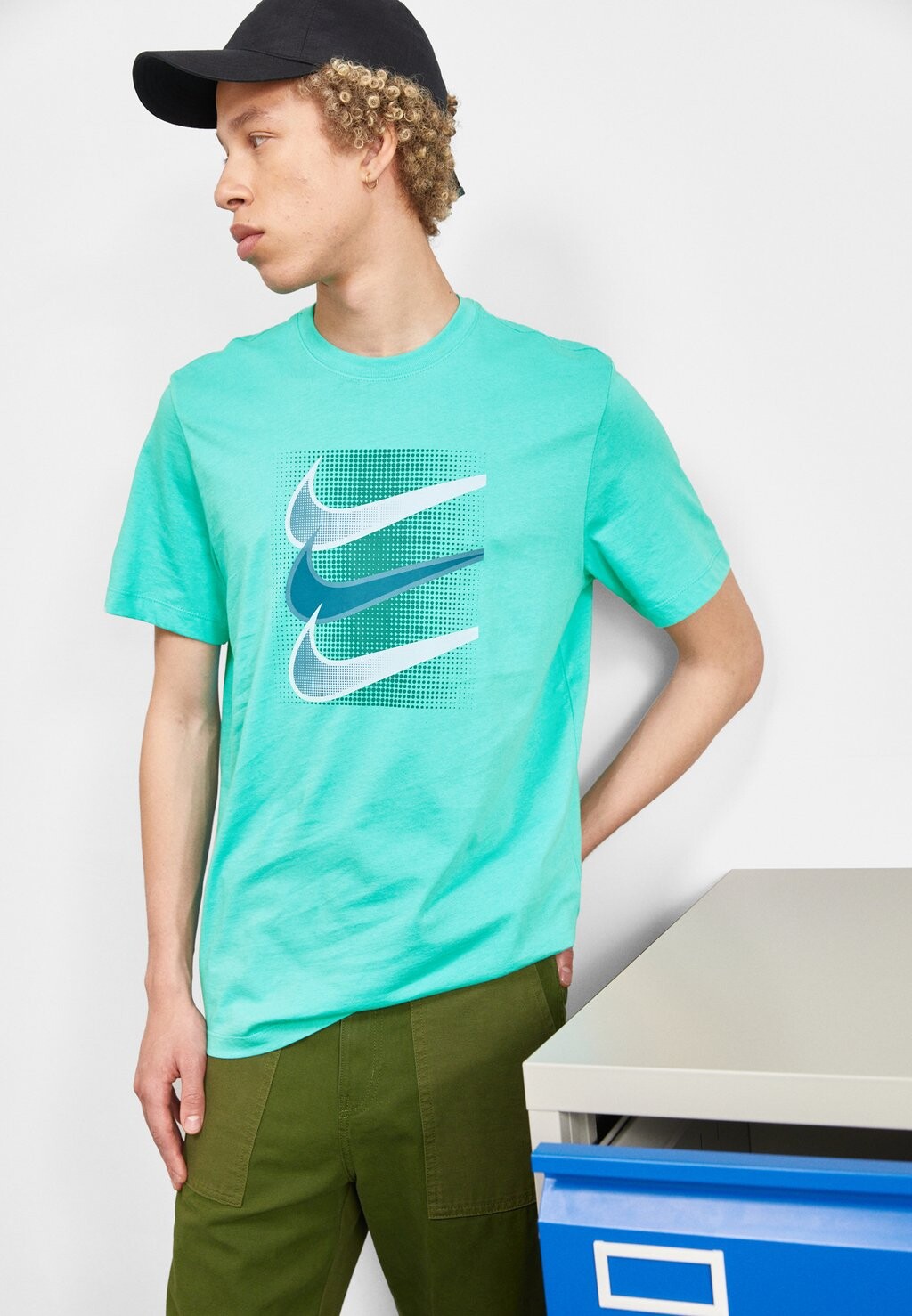 

Футболка с принтом на спине TEE Nike