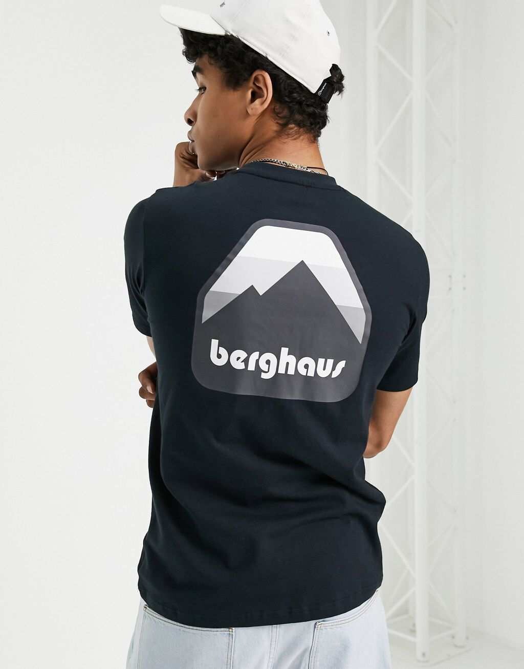 

Черная футболка с принтом на спине Berghaus Graded Peak