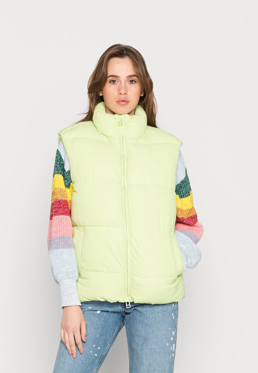 

Жилет Monki, зеленый