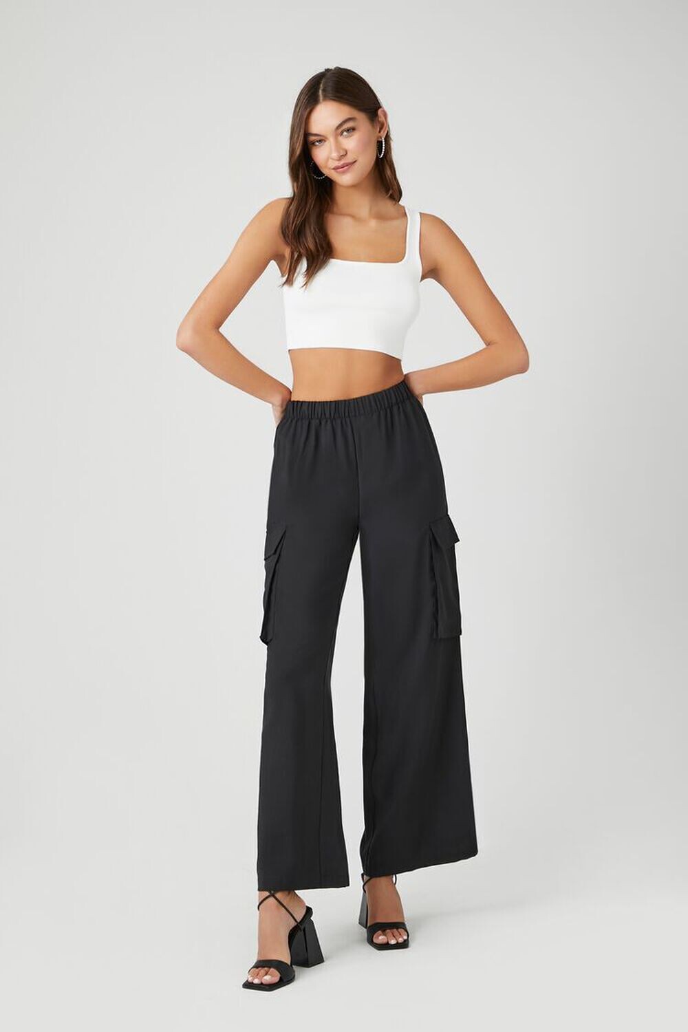 

Широкие брюки-карго из поплина Forever 21, черный