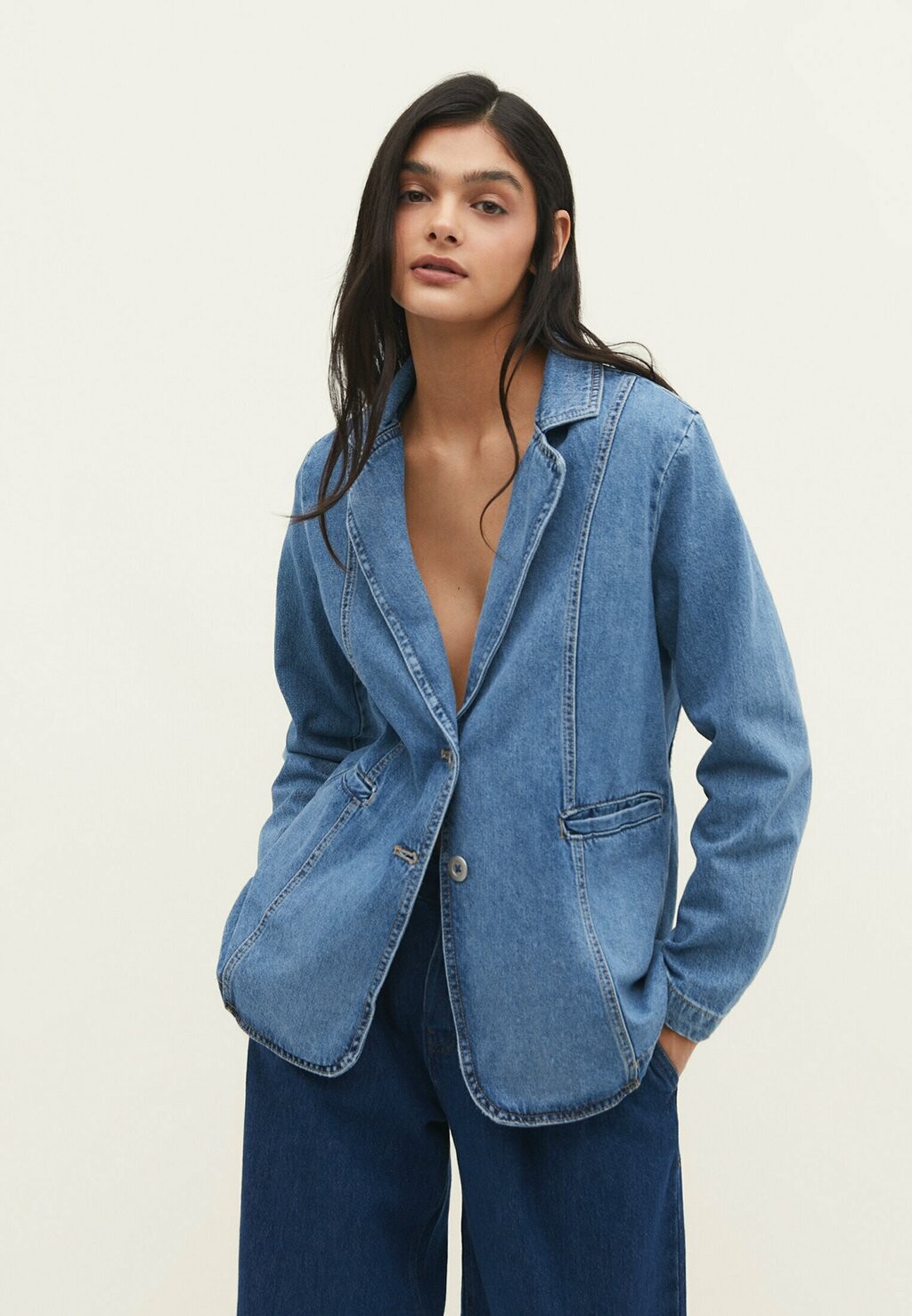

Джинсовая куртка Stradivarius
