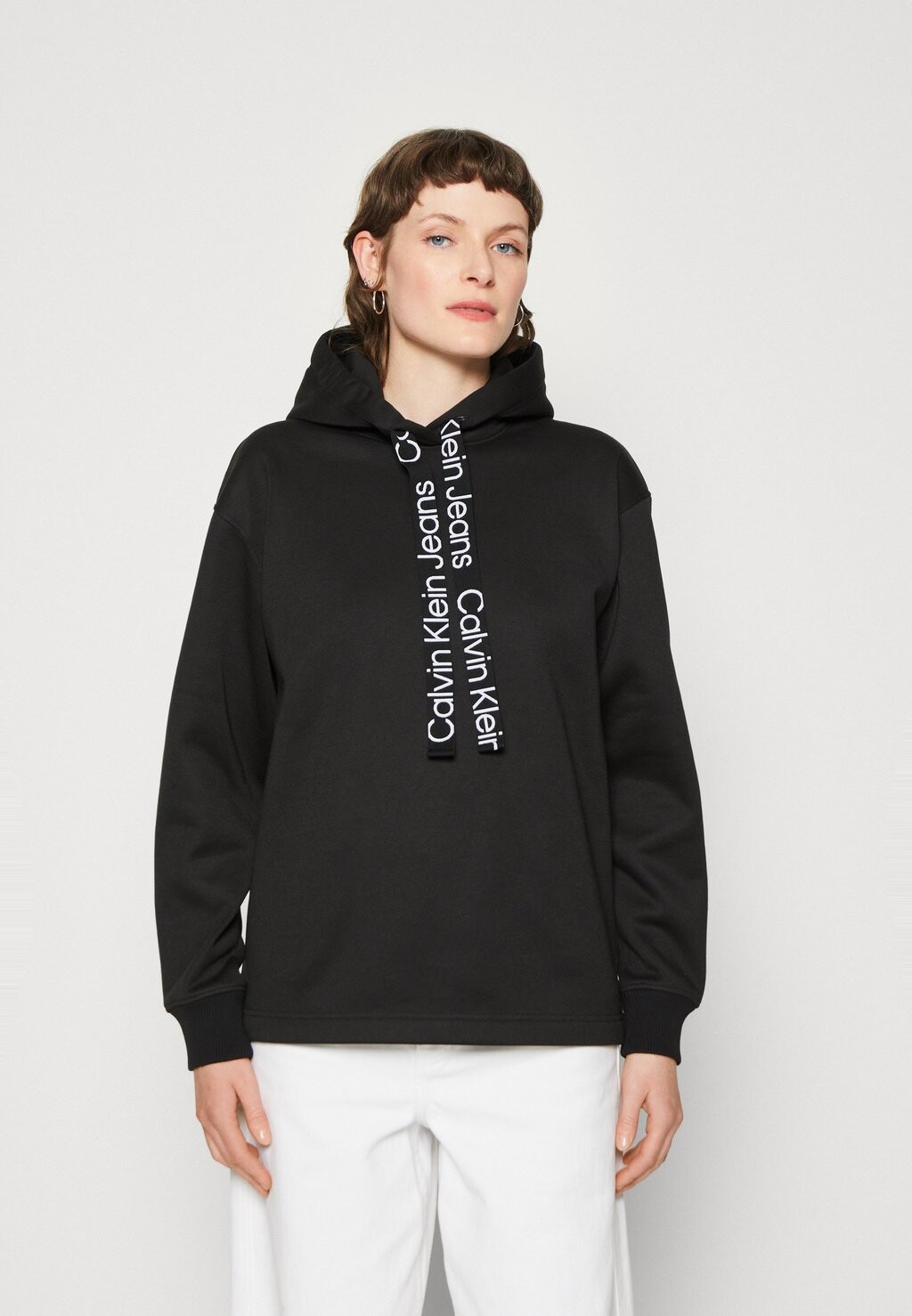 

Толстовка DRAWCORD LOGO HOODIE Calvin Klein Jeans, черный/ярко-белый