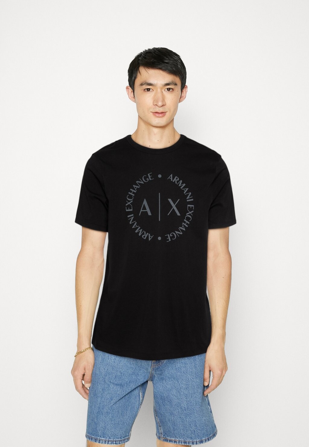 

Футболка с принтом Armani Exchange, черный