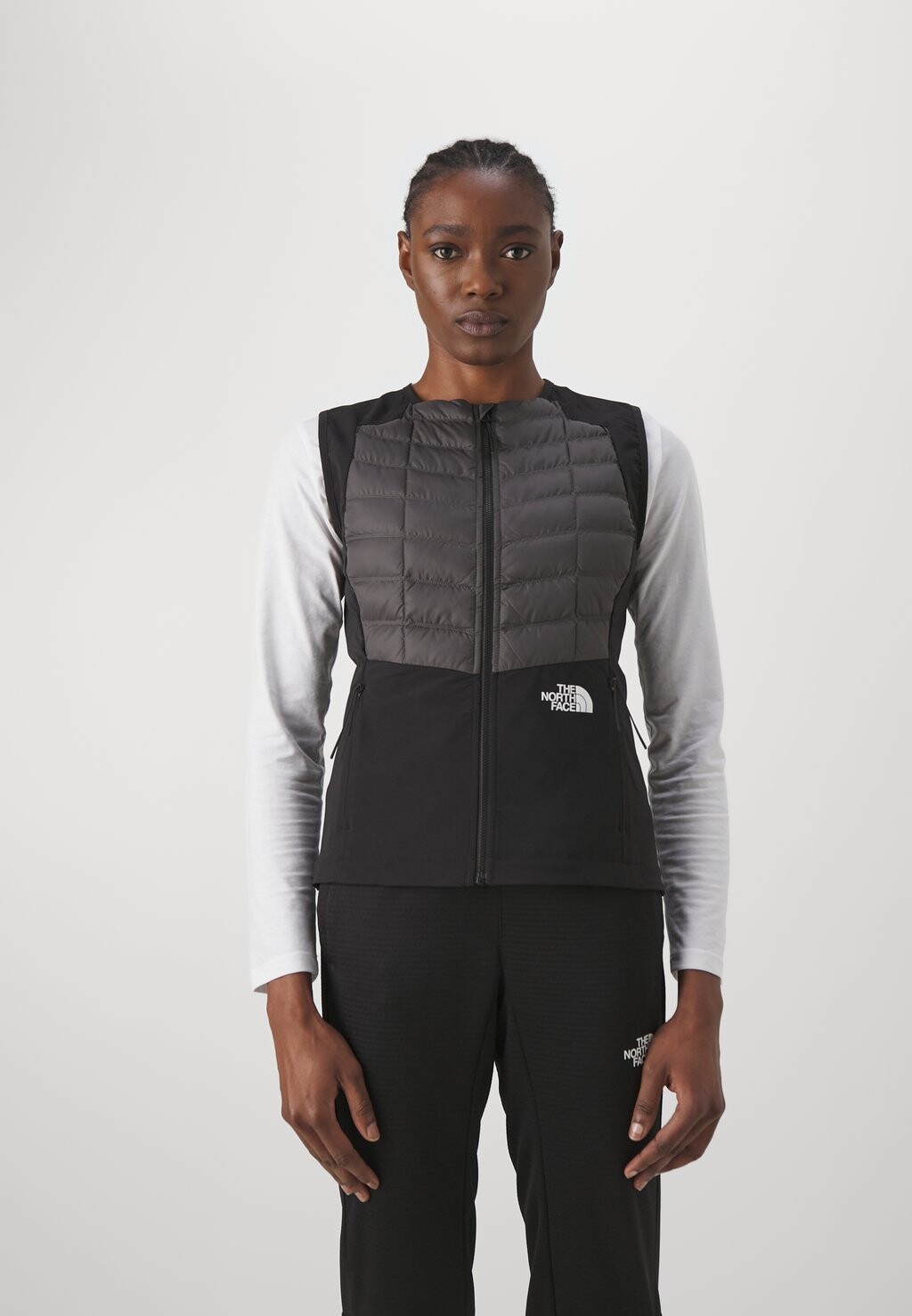 

Жилет THERMOBALL VEST The North Face, цвет black/anthracite grey