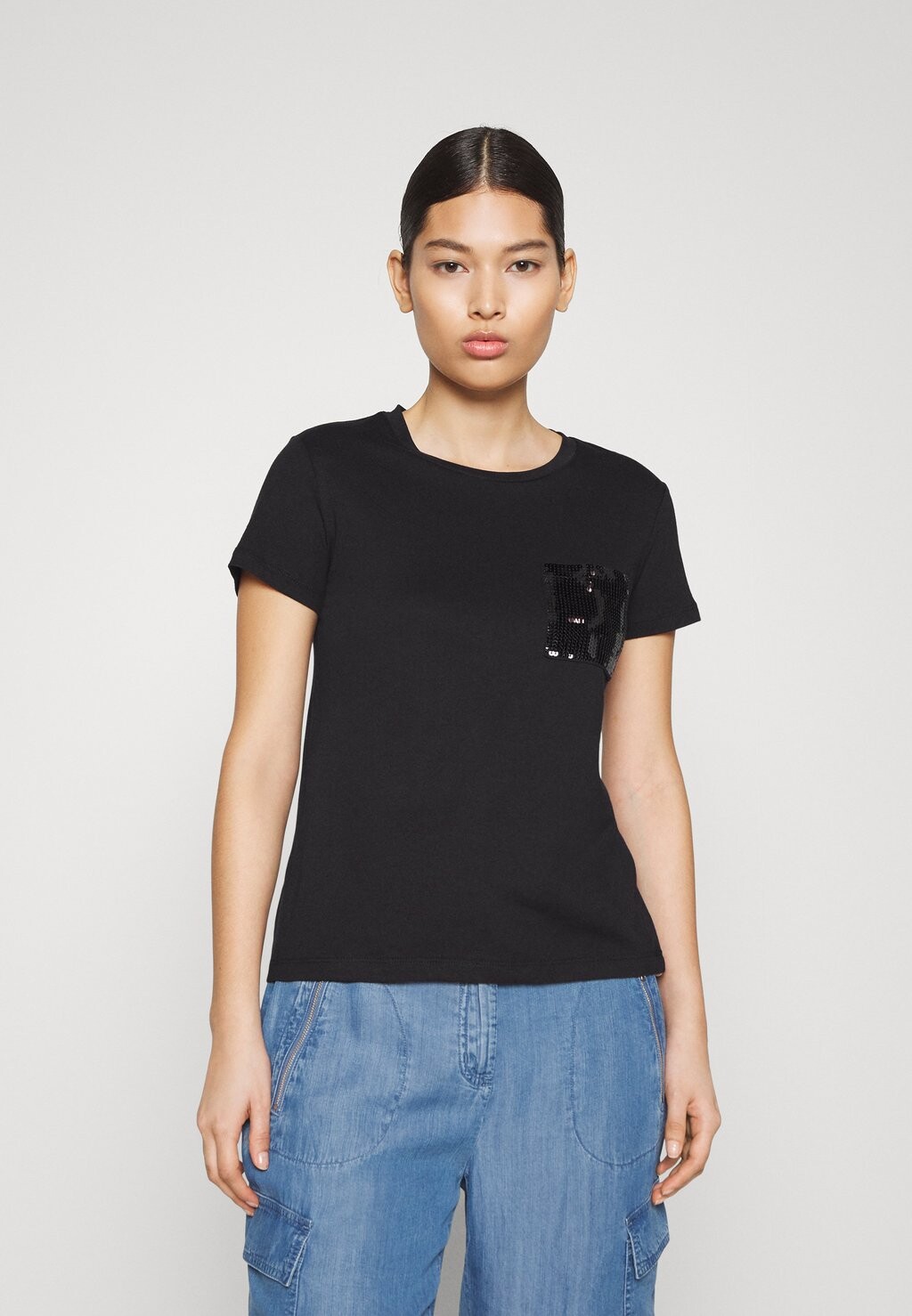 

Футболка с принтом DKNY, черный