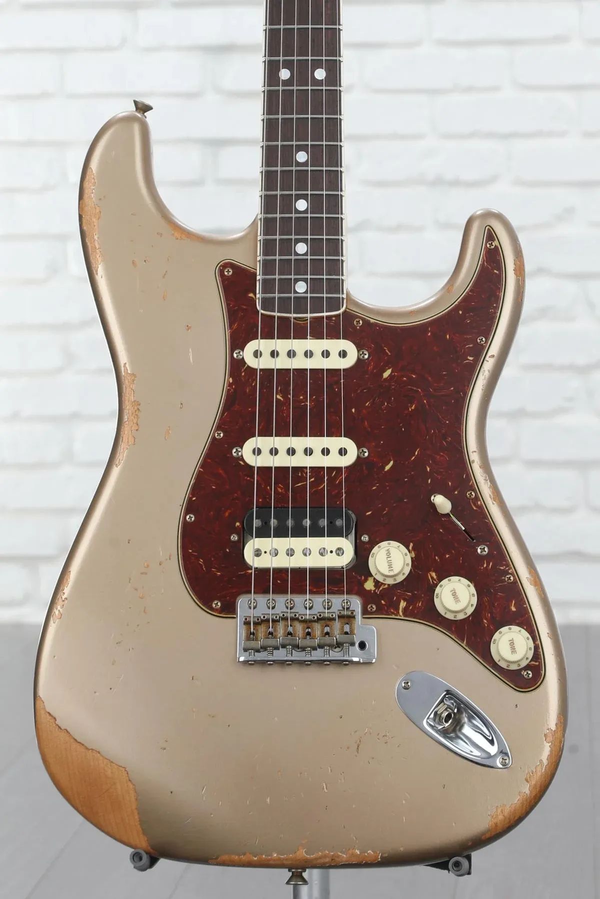 

Новая ограниченная серия Fender Custom Shop '67 HSS Stratocaster Heavy Relic, электрогитара - Aged Shoreline Gold