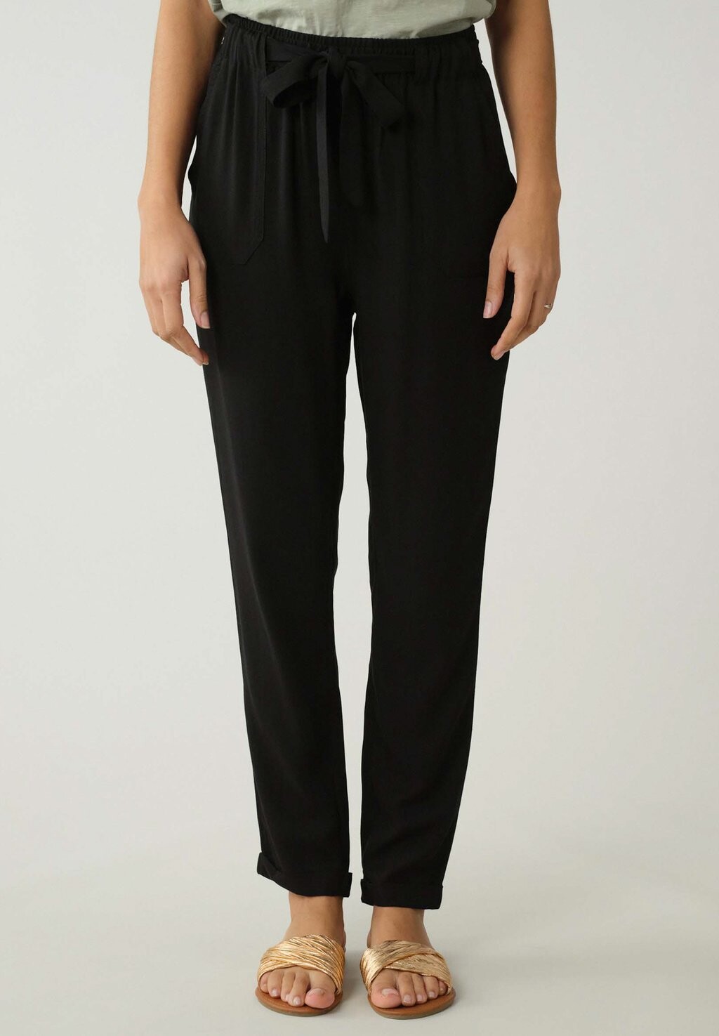 

Брюки ELIDA Deeluxe Original, цвет black