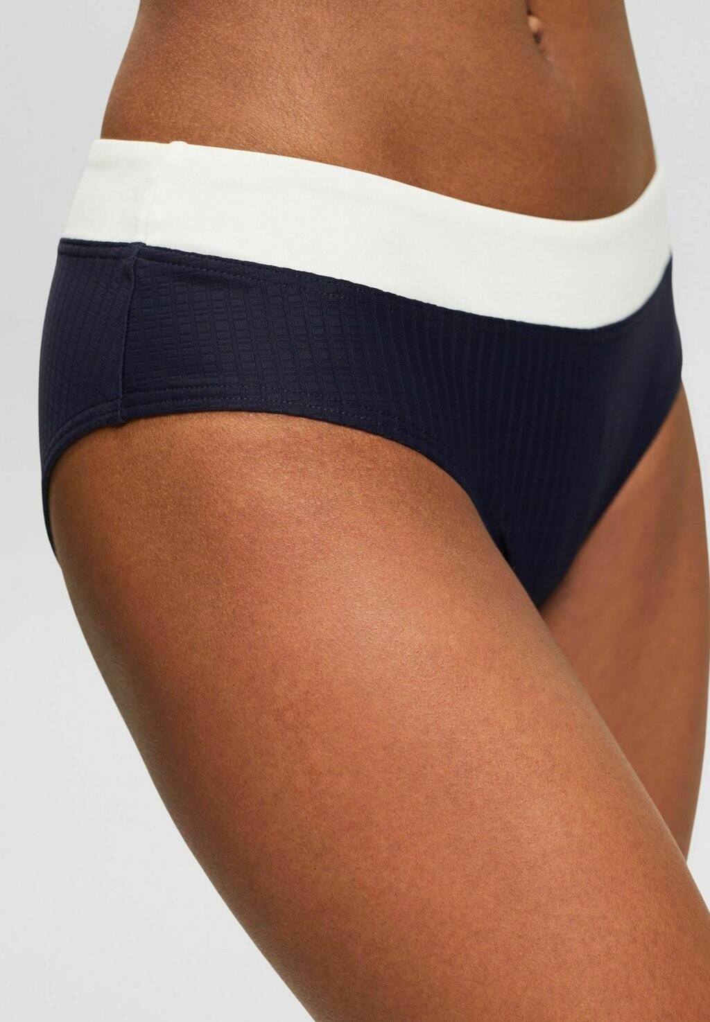

Плавки бикини Esprit, цвет navy