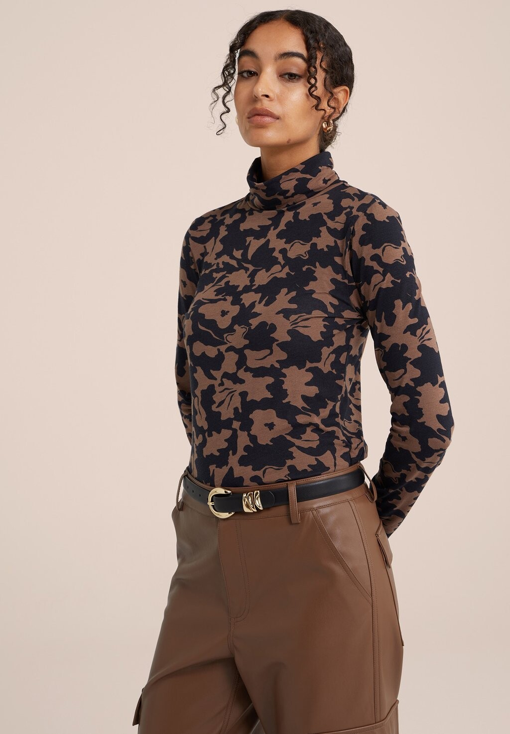

Футболка с длинным рукавом WE Fashion, коричневая, Коричневый