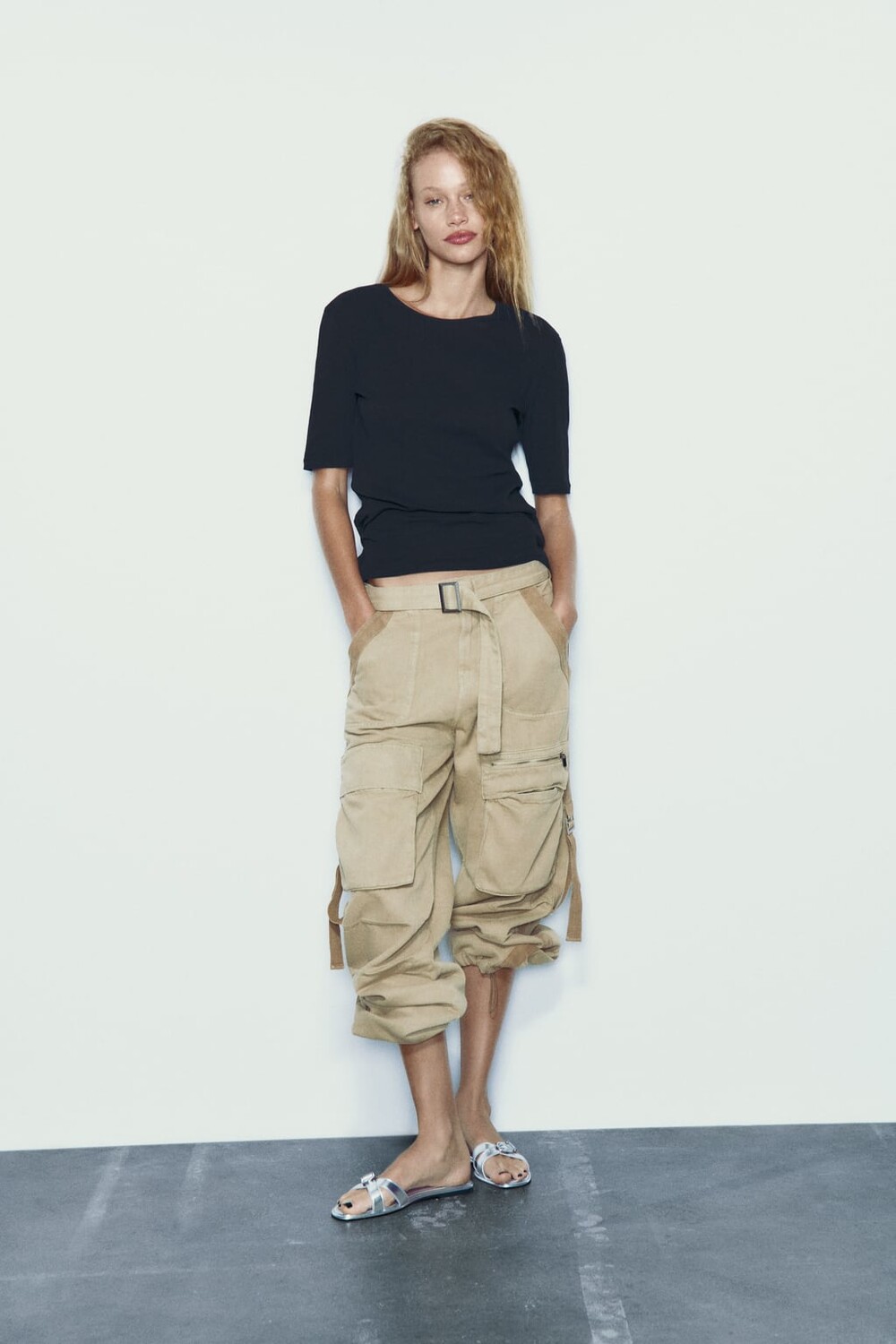 

Футболка из крепа с короткими рукавами ZARA, черный