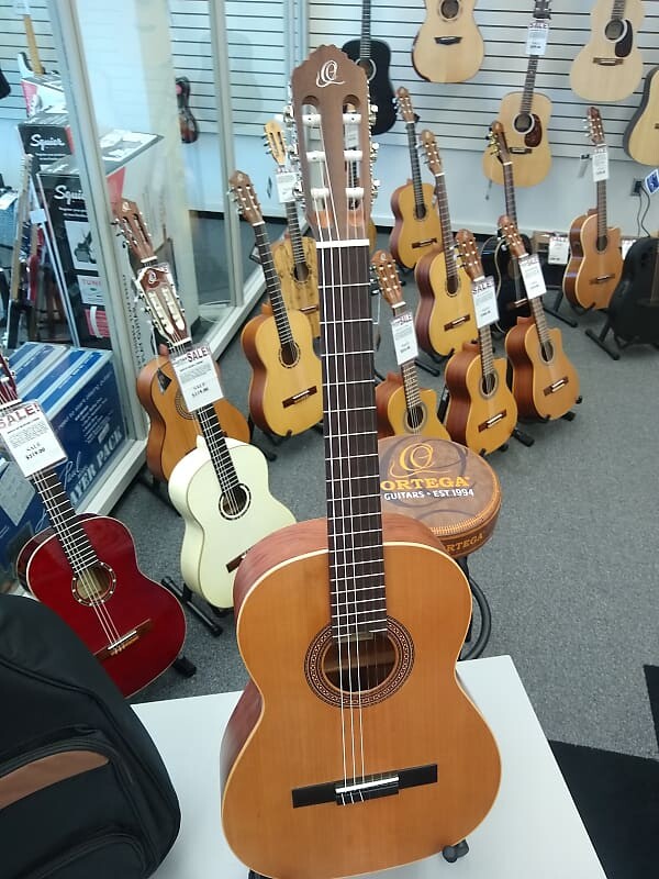 

Акустическая гитара Ortega 180L Classic Guitar Made In Spain