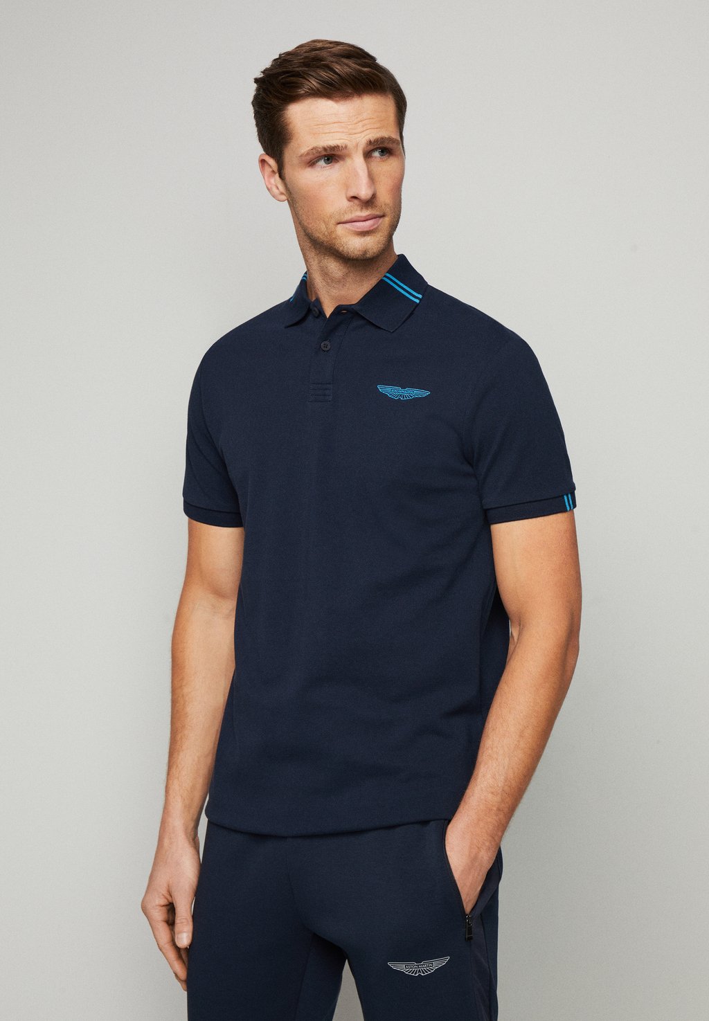 цена Рубашка-поло TIPPED Hackett Aston Martin Racing, синий