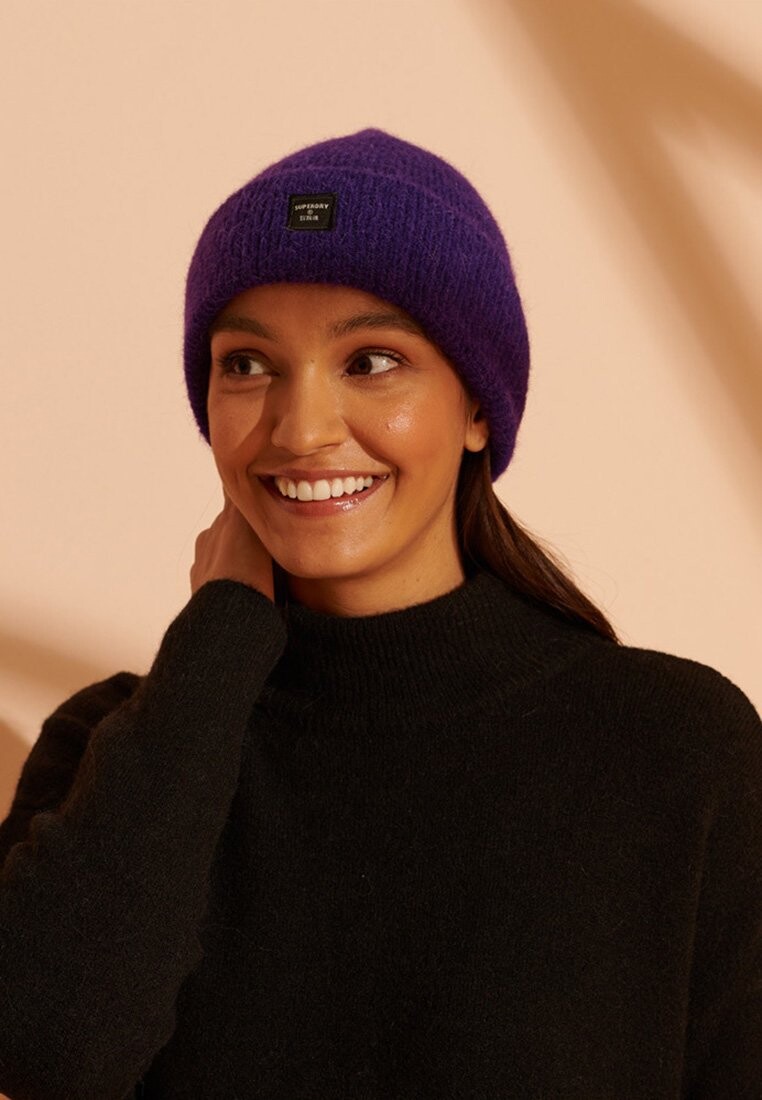 

Шапка Superdry