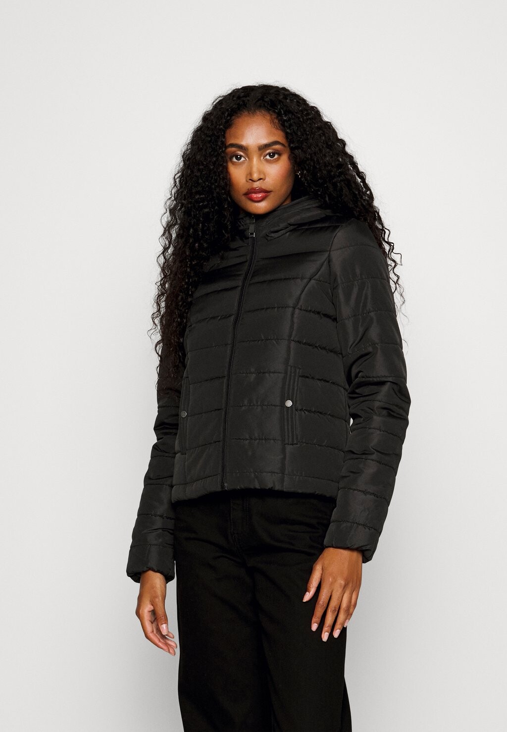 

Зимняя куртка Vero Moda VMSIMONE HOODY SHORT JACKET, черный