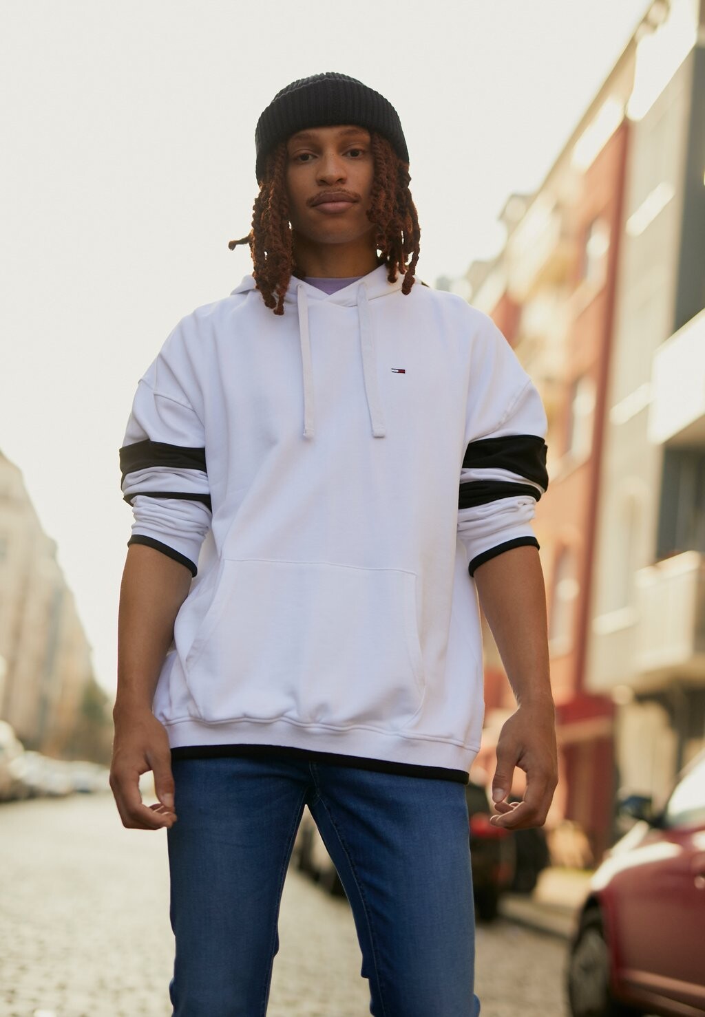 

Толстовка Tommy Jeans, белый