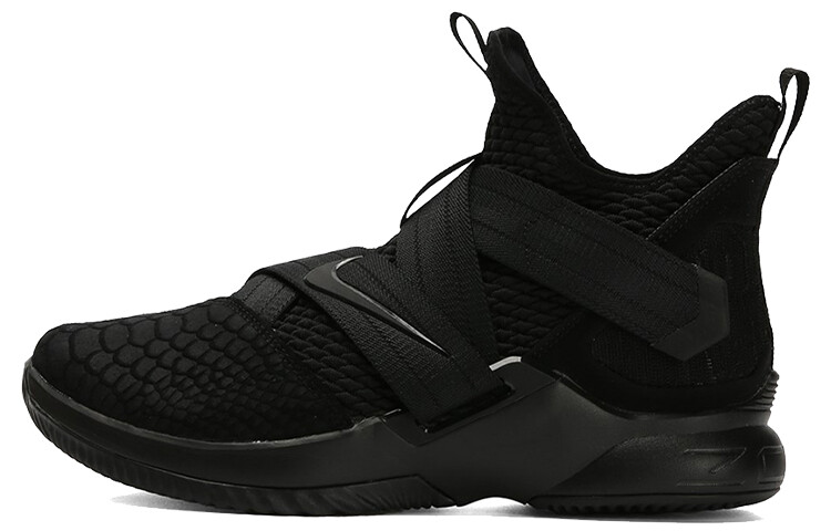 

Кроссовки Nike LeBron Soldier 12 SFG EP Triple Black