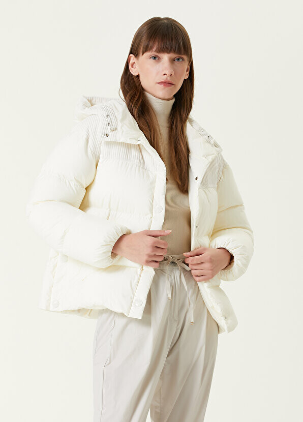 

Белое пальто с капюшоном Moncler, Белый