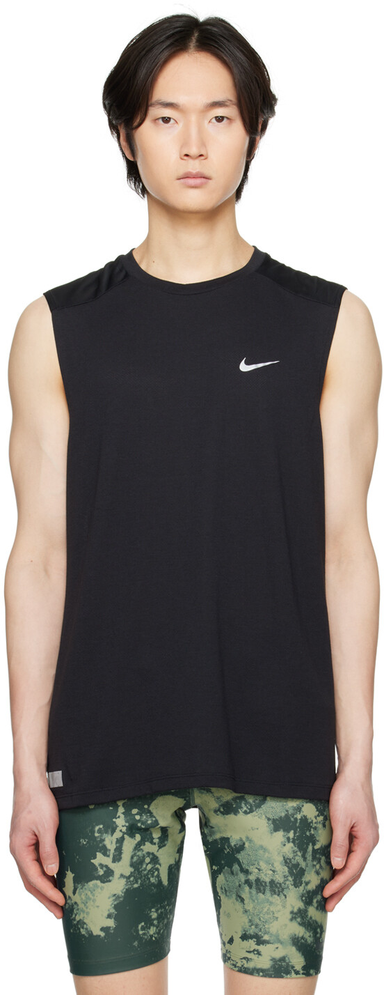 

Черная майка Nike Rise 365
