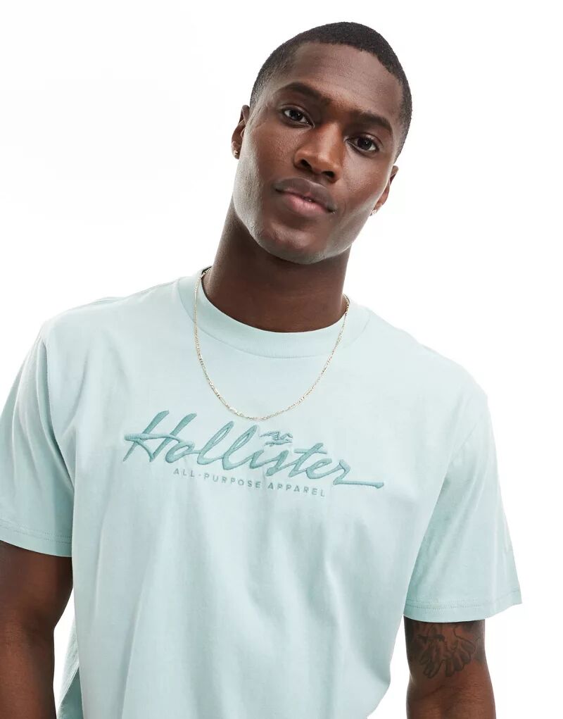 Голубая футболка свободного кроя Hollister с вышитым логотипом в тон