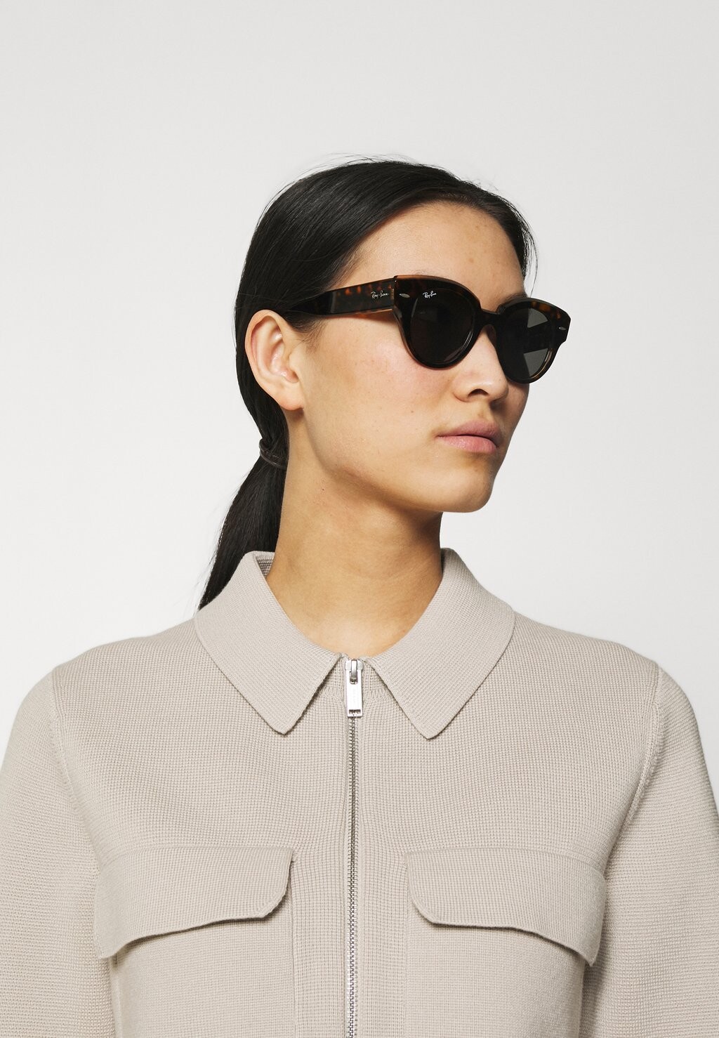 

Солнцезащитные очки Ray-Ban