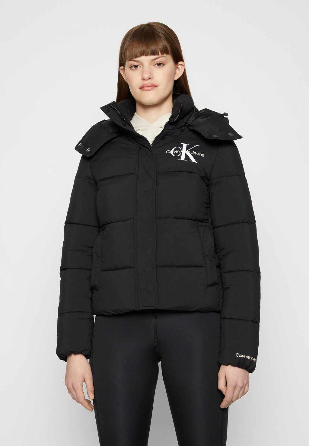 

Зимняя куртка Calvin Klein Jeans, черный