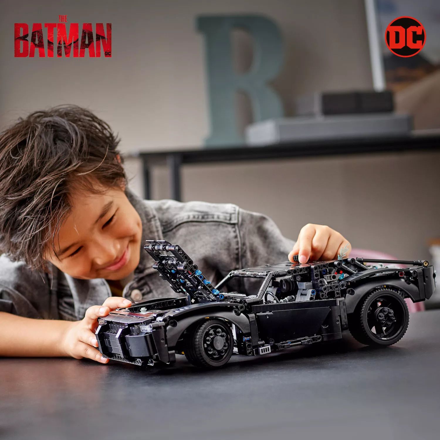 

LEGO Technic Batman Batmobile 42127 Набор для сборки модели (1360 деталей) LEGO