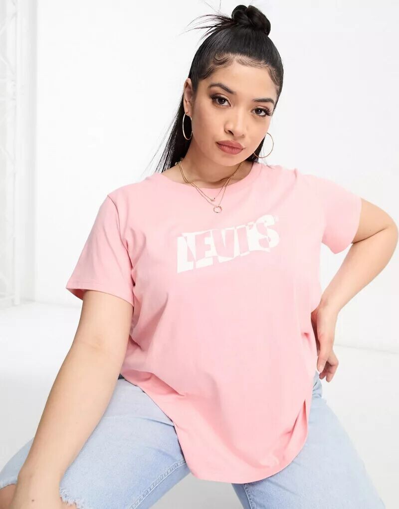 

Розовая футболка с логотипом Levi's Plus
