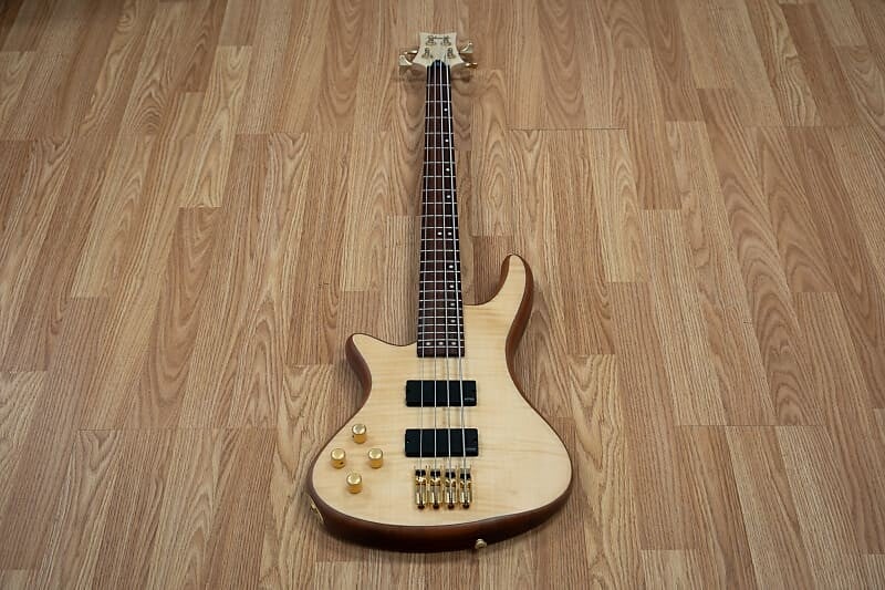 

Басс гитара Schecter Stiletto Custom-4 LEFT HANDED Active 4-String Bass in Natural Satin