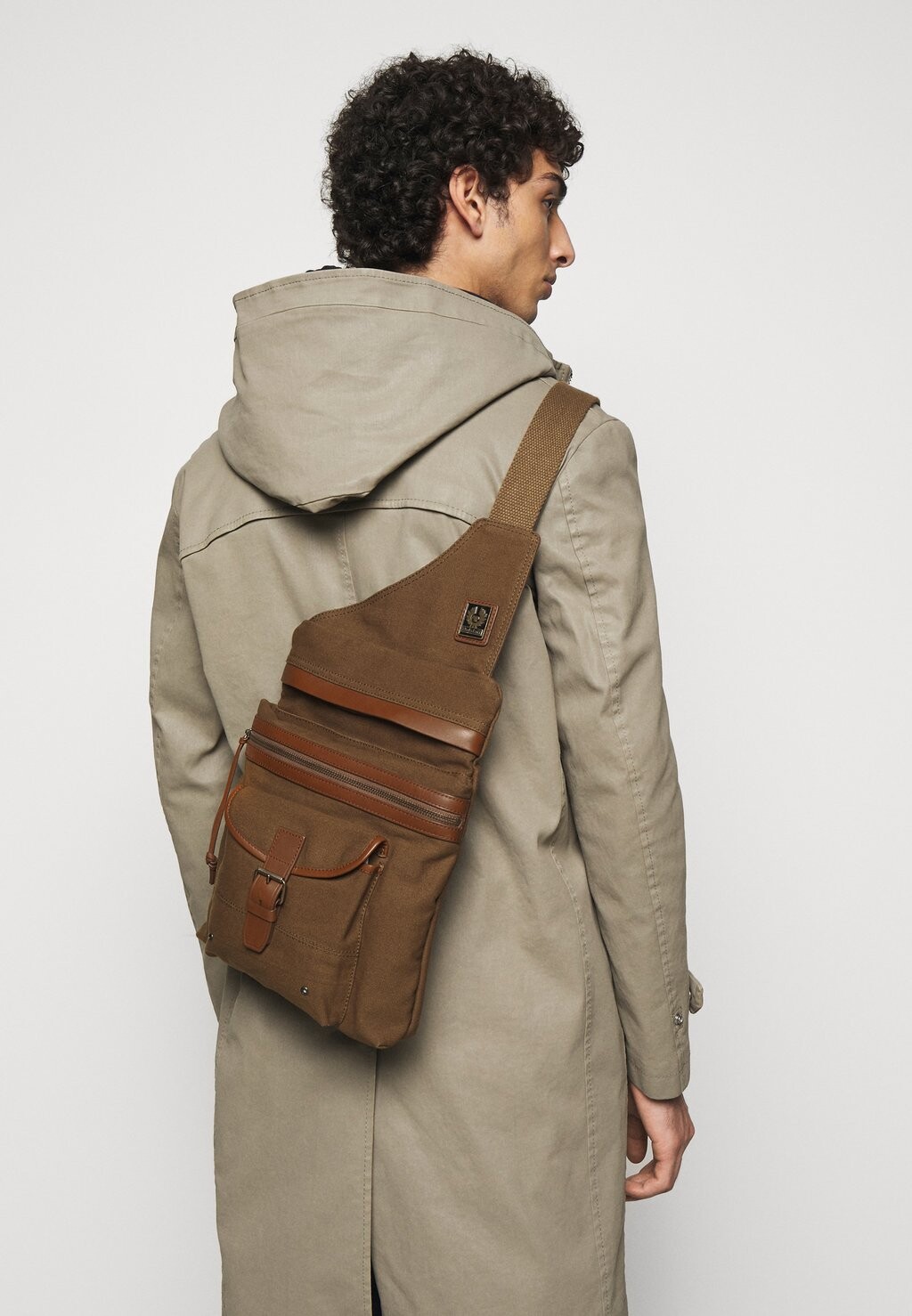 

Сумка через плечо АЛТОН Belstaff, бежевый