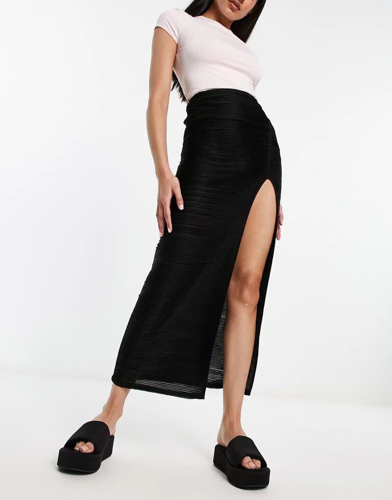 Черная длинная юбка ASYOU с разрезом по низу и фактурной отделкой
