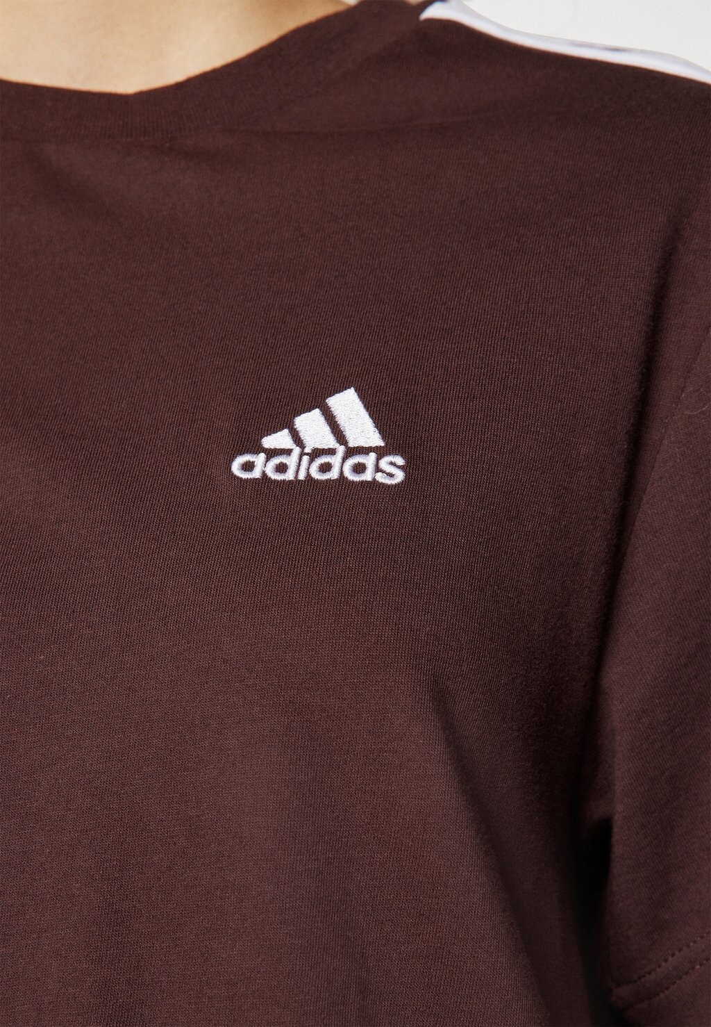 

Принт на футболке ESSENTIALS 3 STRIPES SINGLE CROPPED adidas, коричневый