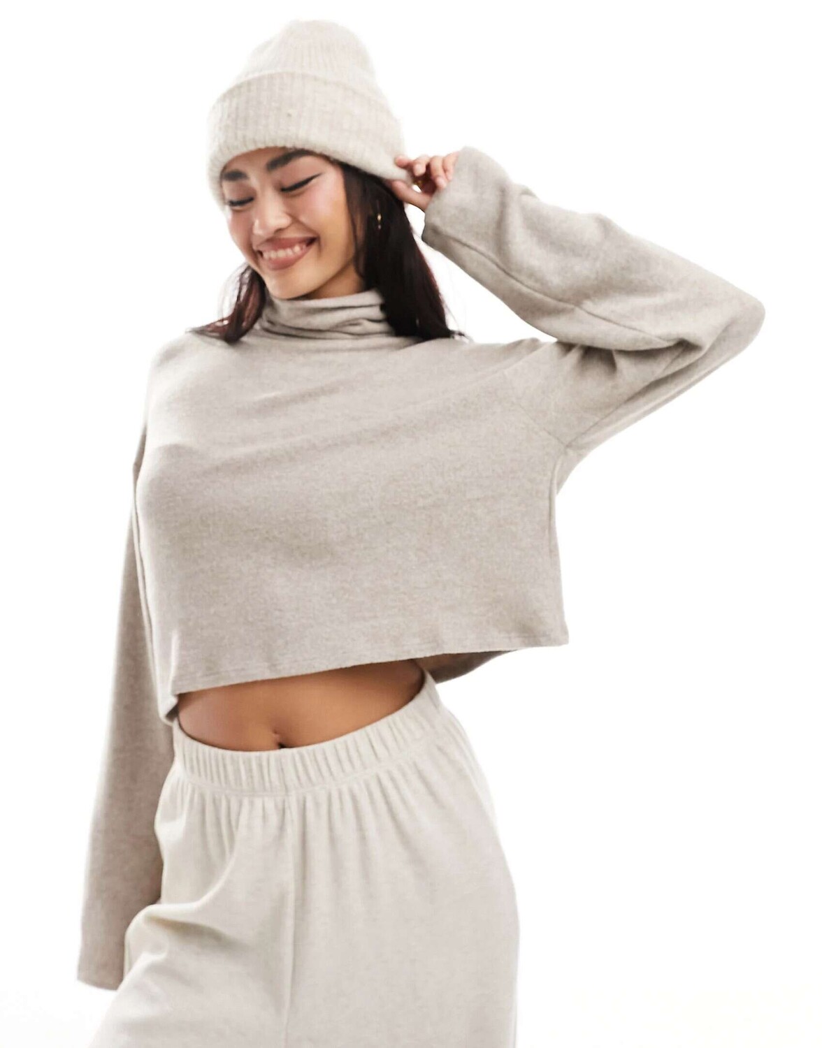 

Бежевый меланжевый джемпер с круглым вырезом из мягкой ткани Pull&Bear