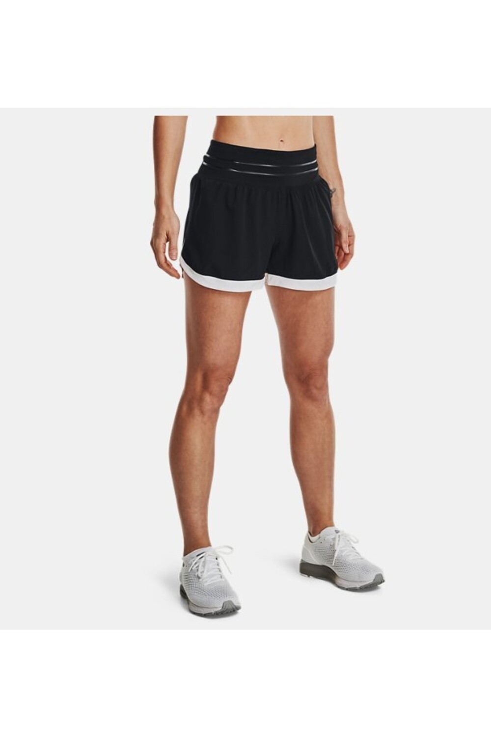

Спортивные шорты - черные - нормальная талия Under Armour, черный